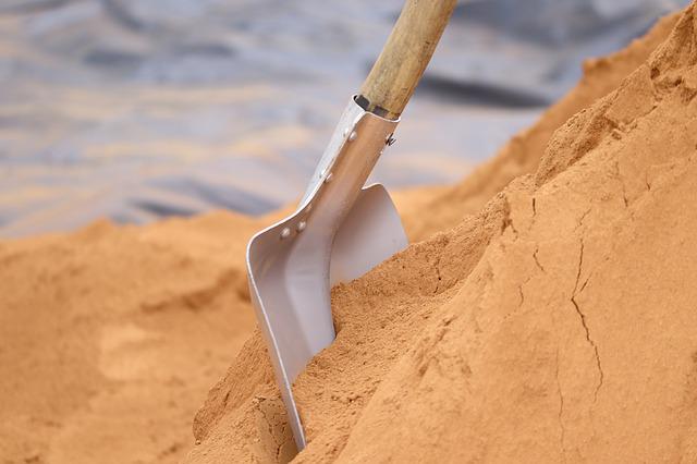 shovel-sand-break-tool-spade