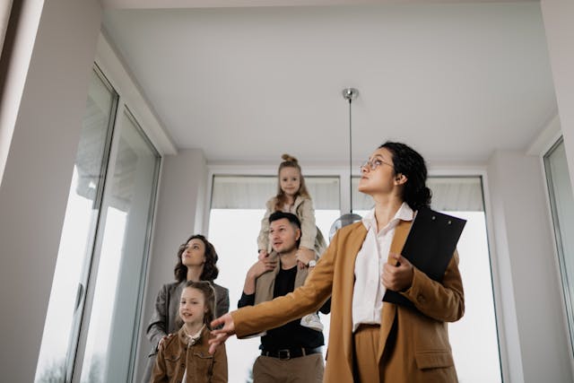 a-family-with-a-real-estate-agent